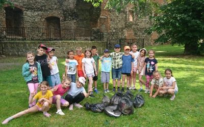 Udział klasy 1a w akcji „CZYSTA POLSKA – CZYSTE ZĄBKOWICE ŚLĄSKIE”.