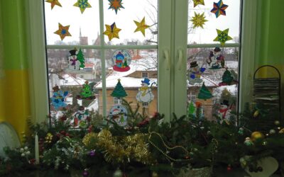 ŚWIĄTECZNE DEKORACJE WYKONANE PRZEZ UCZNIÓW KLASY 2🎄🎄🎀🎁⛄☃️❄️