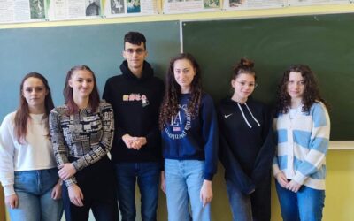 ŚWIETNY POMYSŁ NASZYCH ABSOLWENTÓW Oliwii Zawieruchy ,Oliwii Białokryty i Huberta Koszyka oraz ich przyjaciół.