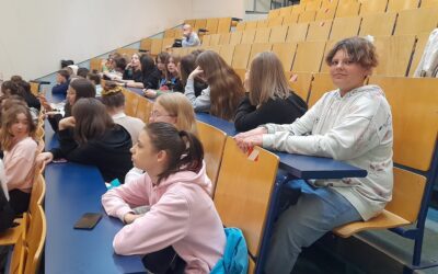 LEKCJA FIZYKI KLASY 7A NA WYDZIALE FIZYKI I ASTRONOMII UNIWERSYTETU WROCŁAWSKIEGO