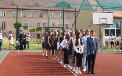 ZAKOŃCZENIE ROKU SZKOLNEGO 2022/2023 I POŻEGNANIE KLAS ÓSMYCH