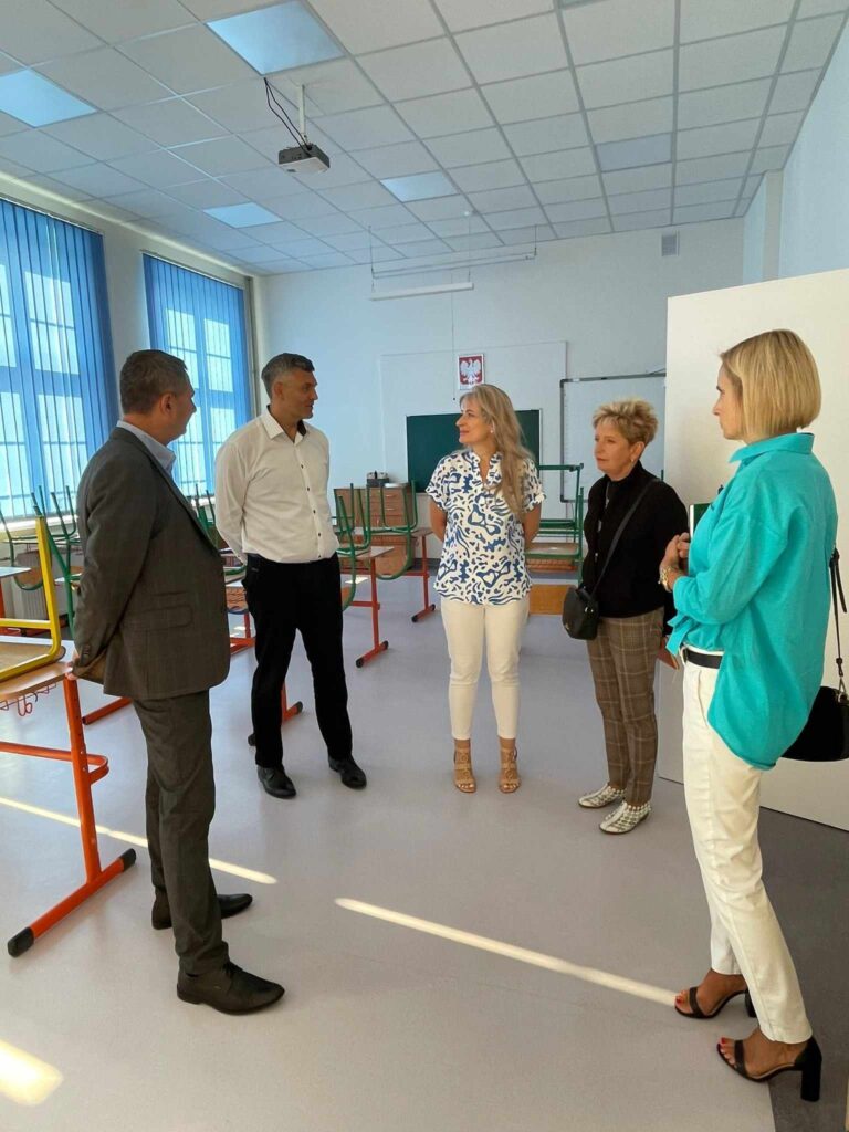 370350425_760553396080971_7135380625092975898_n