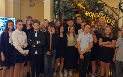 WIZYTA MŁODZIEŻY Z KLAS 8a, 6B I 7A W OPERZE WROCŁAWSKIEJ – październik 2023