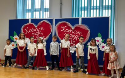 PRZEDSZKOLAKI ŚWIĘTUJĄ DZIEŃ MAMY – maj 2025