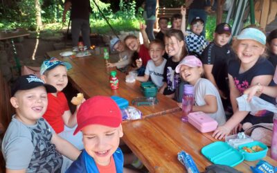 WYCIECZKA KLASY 1A DO ZAGRODY EDUKACYJNEJ W KRZELKOWIE – czerwiec 2025
