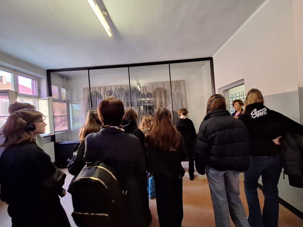 WhatsApp Image 2025-10-22 at 17.30.23