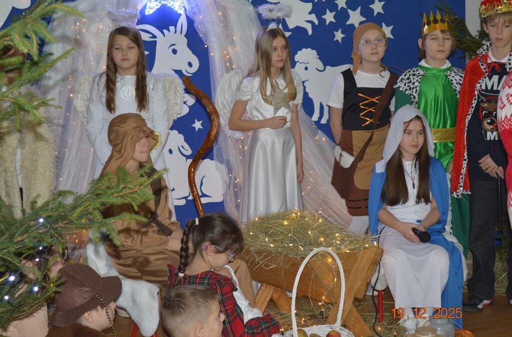 JASEŁKA W WYKONANIU KLASY 4A POD KIERUNKIEM I OPIEKĄ WYCHOWAWCZYNI PANI EDYTY RUSNAK – grudzień 2025